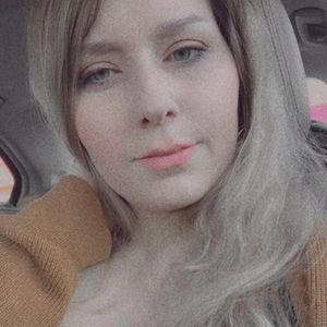 Meet your Posher, Adrianna